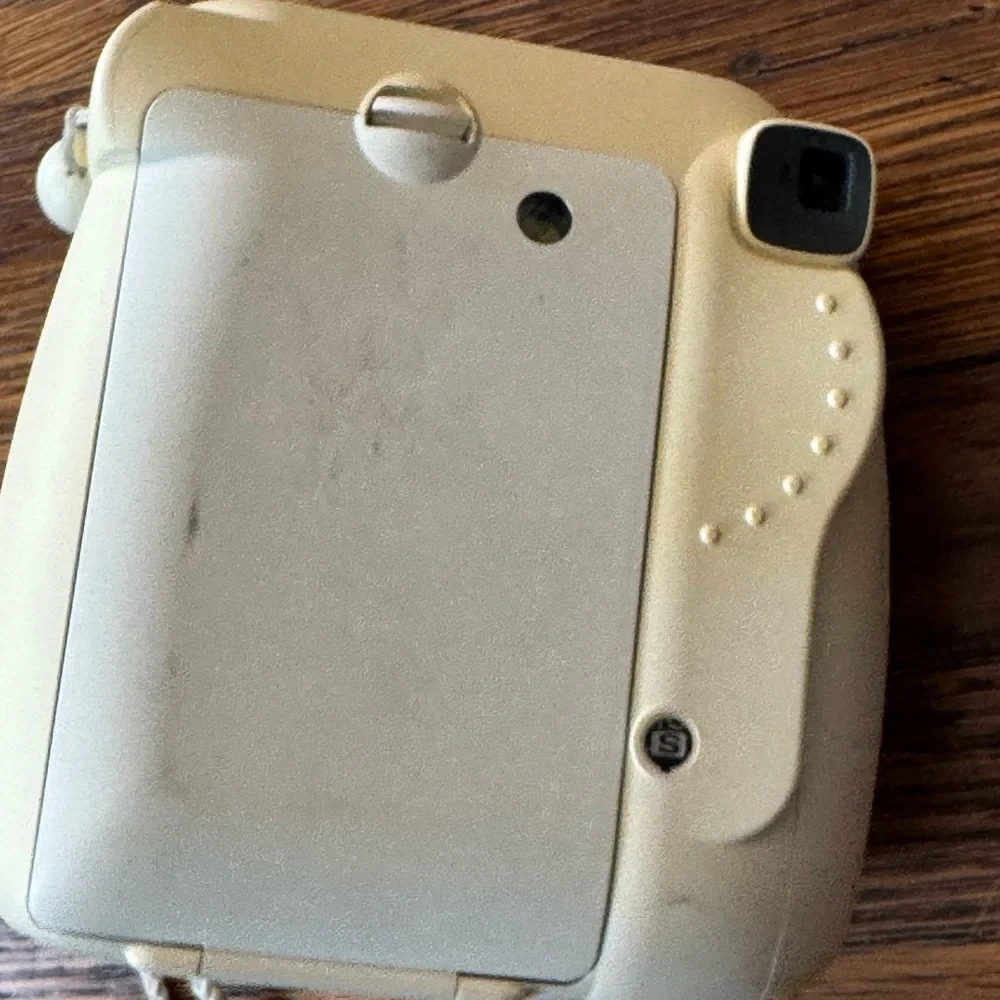 Fuji-film Instax Mini 8 Instant Camera - Cream
